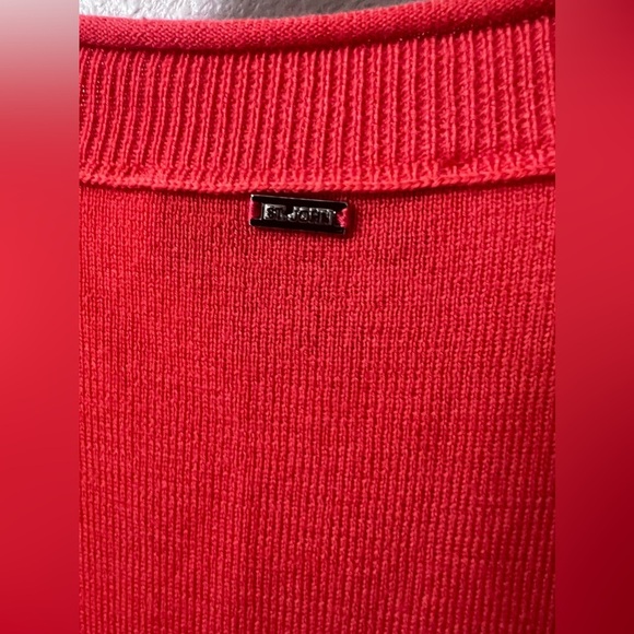 ST. JOHN Red 100% Wool Sweater Top Yellow Label - Picture 5 of 7